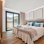 Luxury Seafront Escape I * 카니살