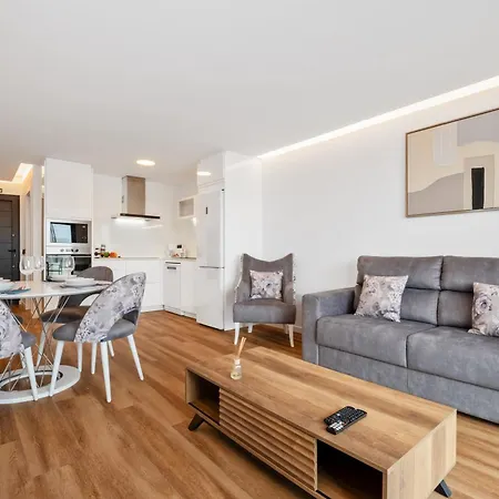 Luxury Seafront Escape I Канисал