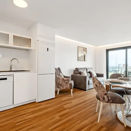 Luxury Seafront Escape I