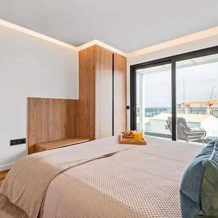 Апартаменты Luxury Seafront Escape I *