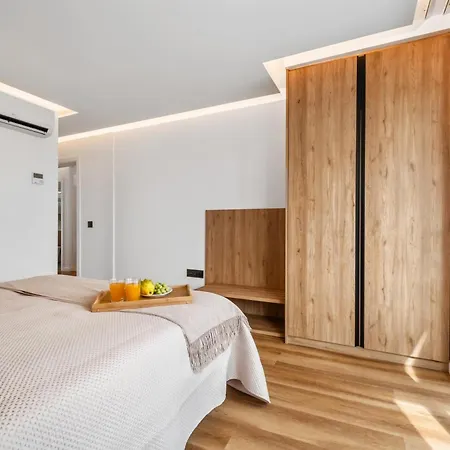 Lägenhet Luxury Seafront Escape I