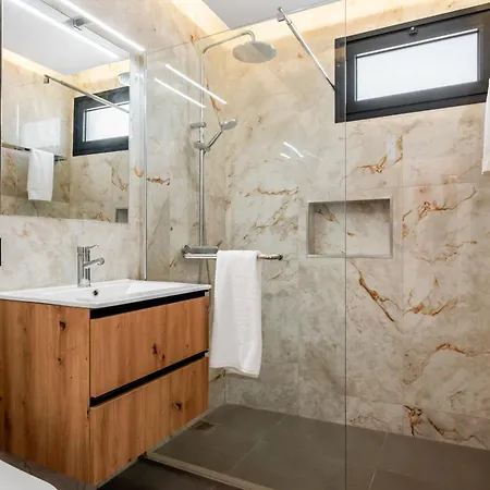 Luxury Seafront Escape I