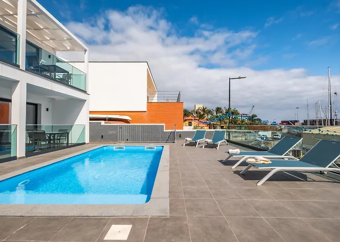 Luxury Seafront Escape I Appartamento