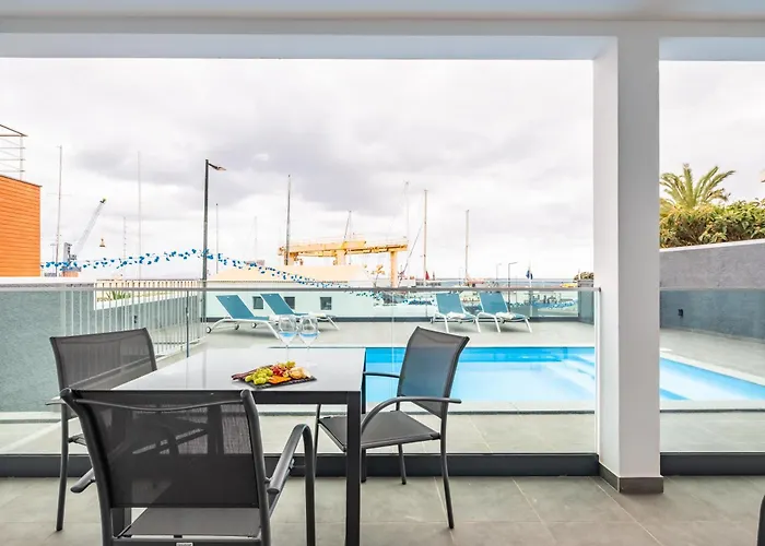 Luxury Seafront Escape I Appartamento *