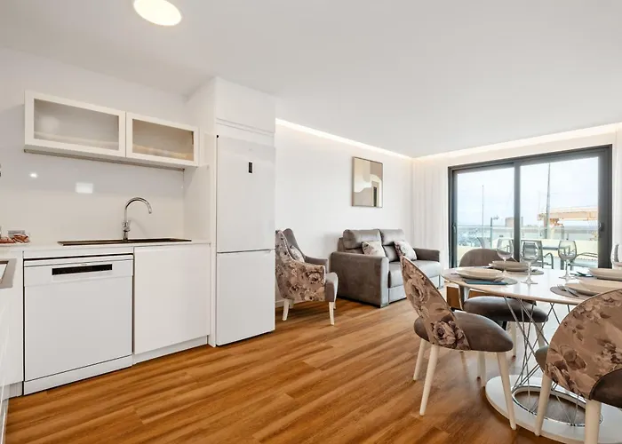 Luxury Seafront Escape I