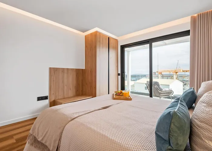 Apartment Luxury Seafront Escape I *