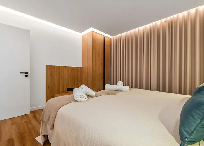 Luxury Seafront Escape I Apartment